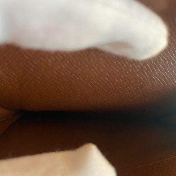 Louis Vuitton Card / Coin Purse - Picture 6 of 16